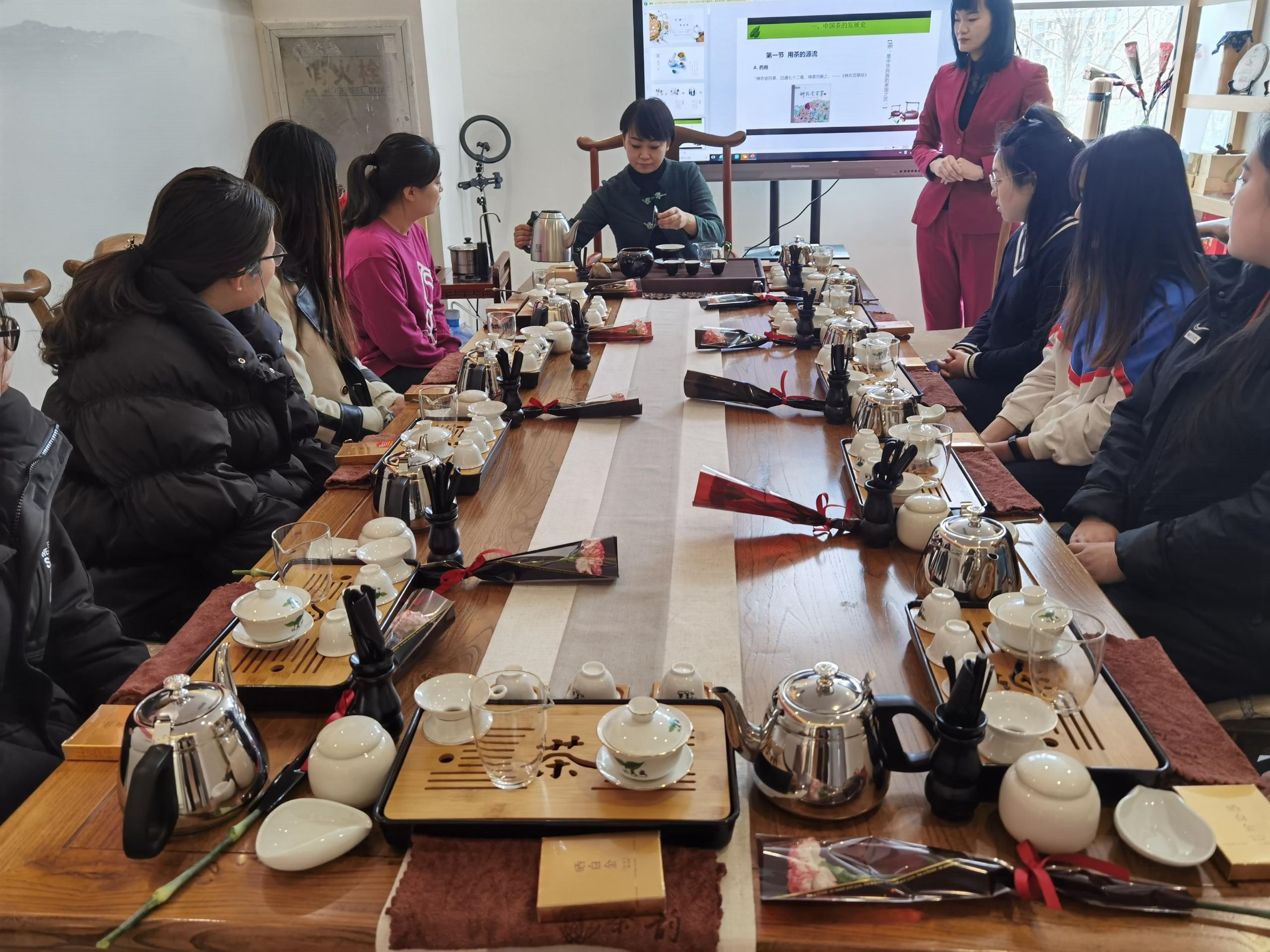7七公司组织开展茶艺学习活动 (1).jpg